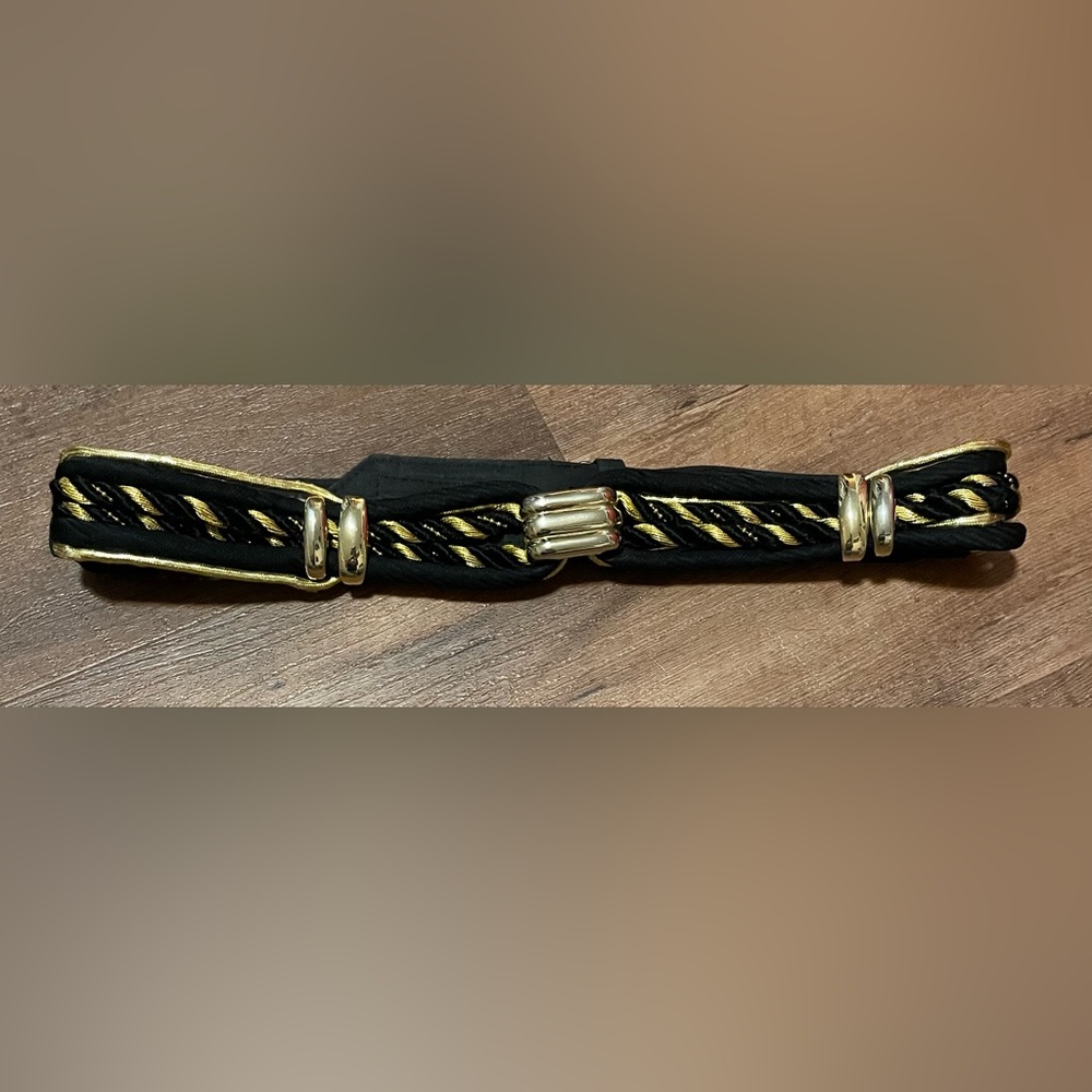 Vtg 80s Ginnie Johansen black gold belt size small medium M